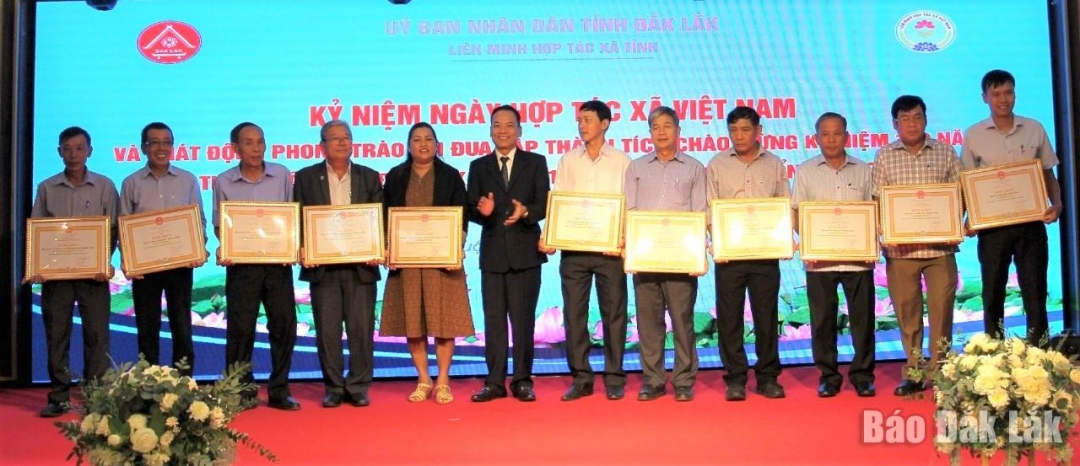 Bằng khen LMHTX VN
